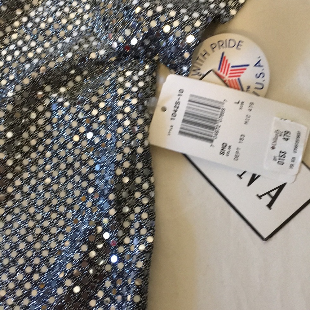 Erena Sparkling Tee - Picture 8 of 8